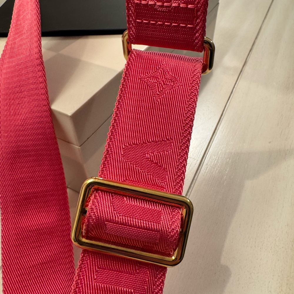 Louis Vuitton Bubblegram Papillon BB in Dragon Fruit - Picture 14 of 16